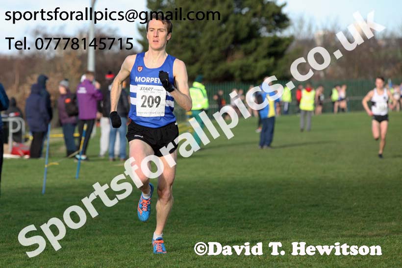 Senior mens Cathedral Relays, Birtley. Photo:  David T. Hewitson/Sports for All Pics